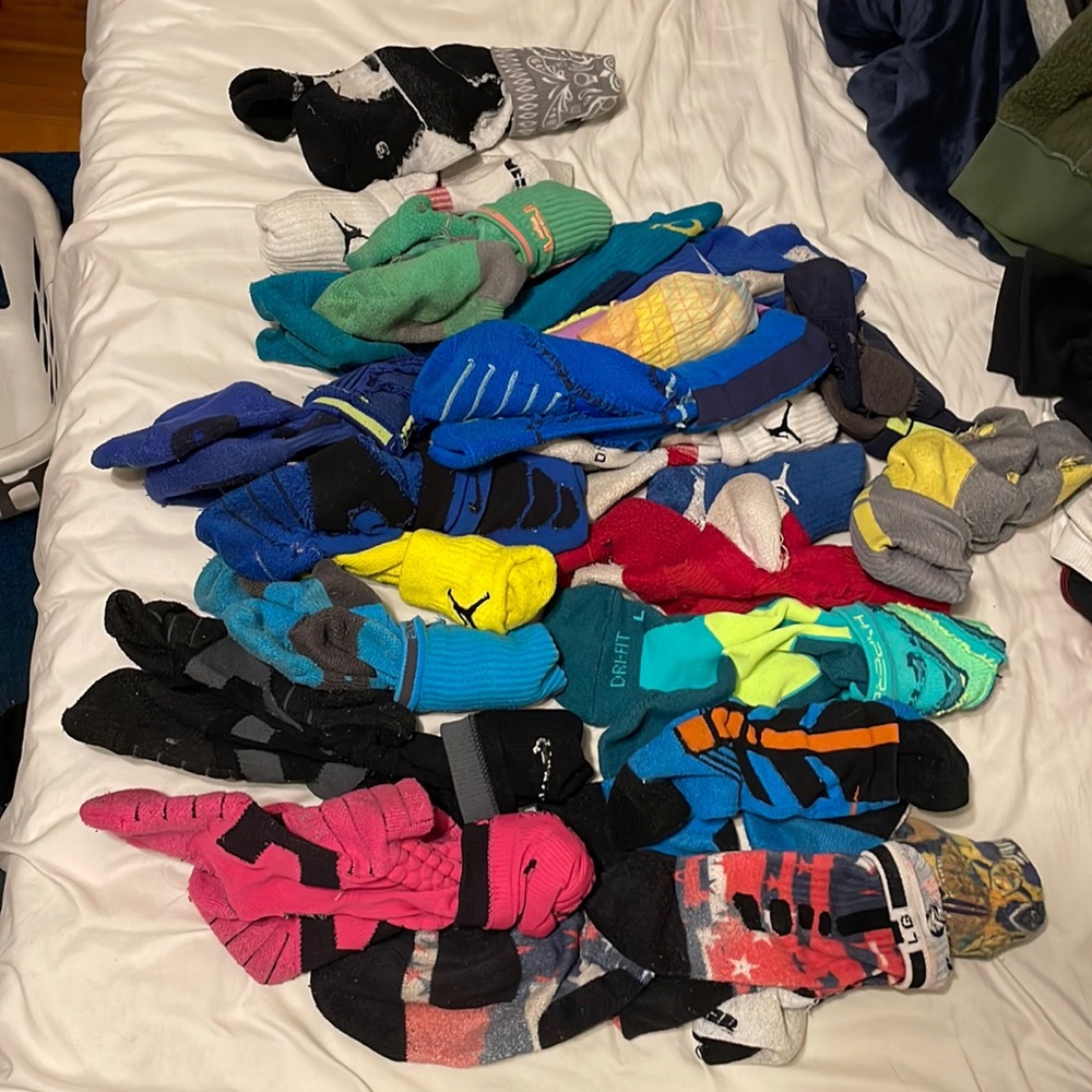 23 pairs of Nike elite and jordan socks
